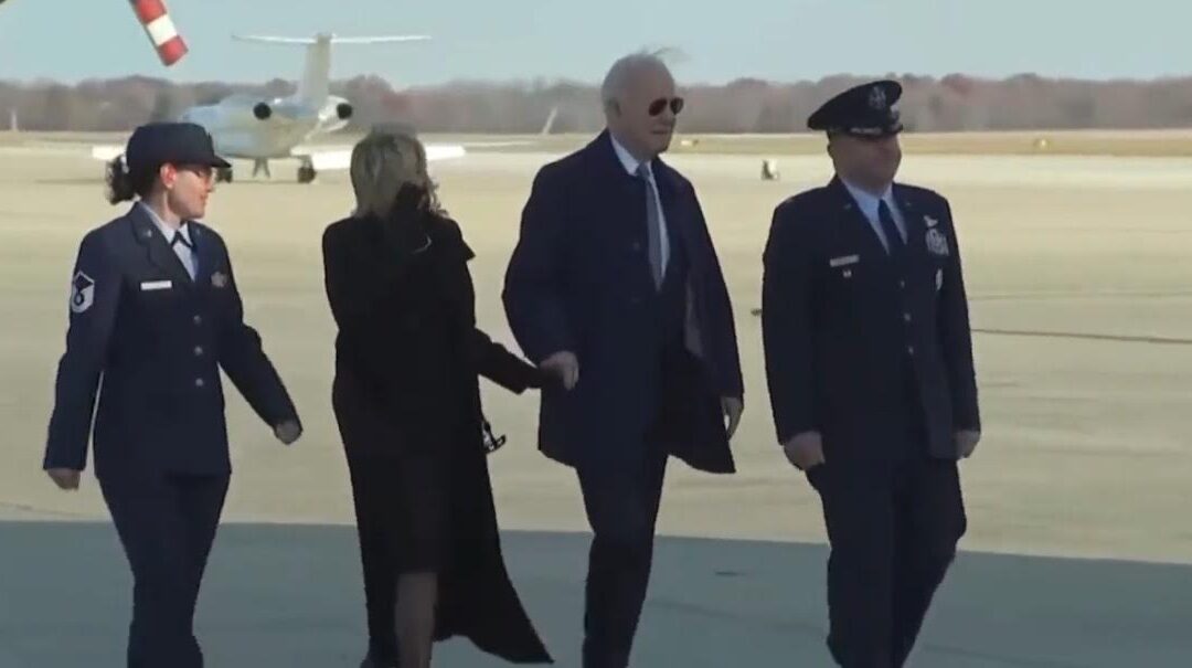 Joe Biden Grips Jill’s Hand for Dear Life, Uses Shorter Staircase as He Heads to Georgia with Clintons, Michelle Obama (VIDEO)