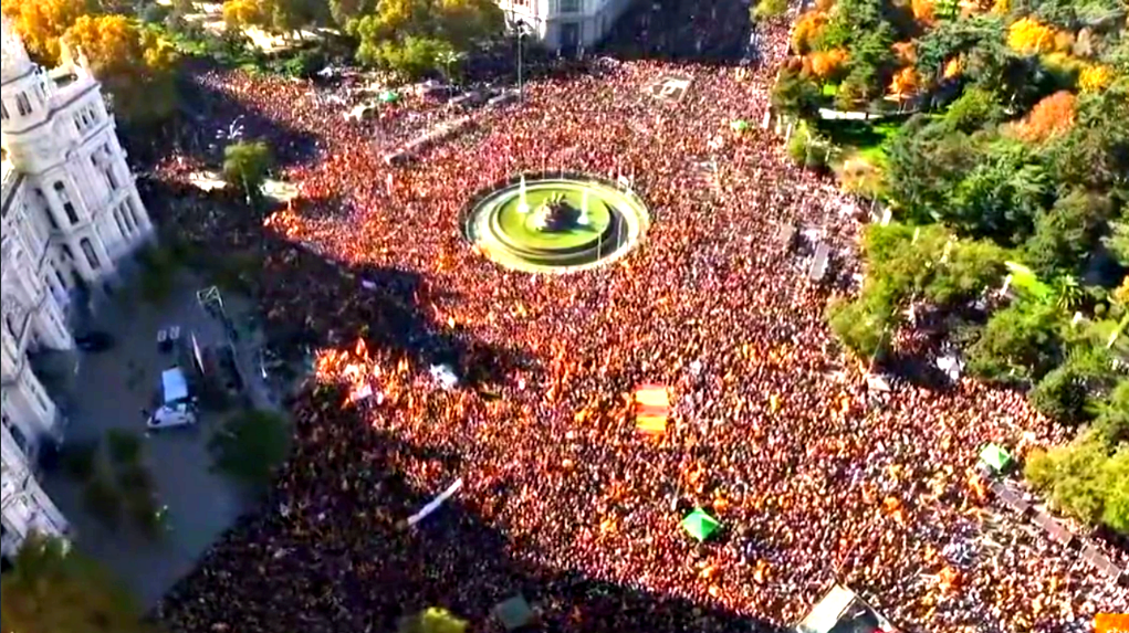 MASSIVE Protests in Spain Against Illegitimate Socialist PM Sanchez – Hundreds of Thousands Reject His Illegal and Unpopular Amnesty to Catalan Separatists