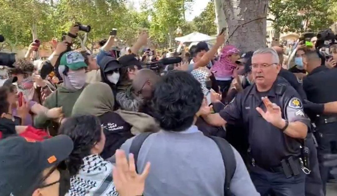 Things Turn Ugly at USC as Pro-Hamas Protestors Face Off with Campus Police – Outside Forces Infiltrated to Kickstart Riot (VIDEO)