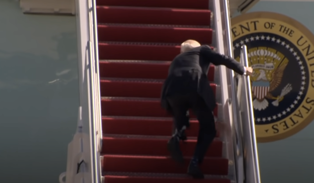 REPORT: White House Aides Prohibit Biden From Walking Solo, Devise Special ‘Routine’ to Stop Him from Falling Over