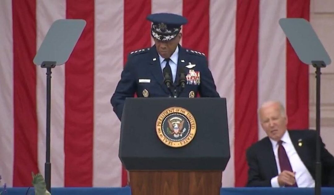 Joe Biden Looks Bored at Memorial Day Ceremony at Arlington National Cemetery (VIDEO)