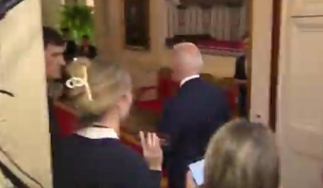 The Fastest You’ll Ever See Biden Move! Joe Biden Quickly Shuffles Out of Room as Reporters Shout Questions (VIDEO)