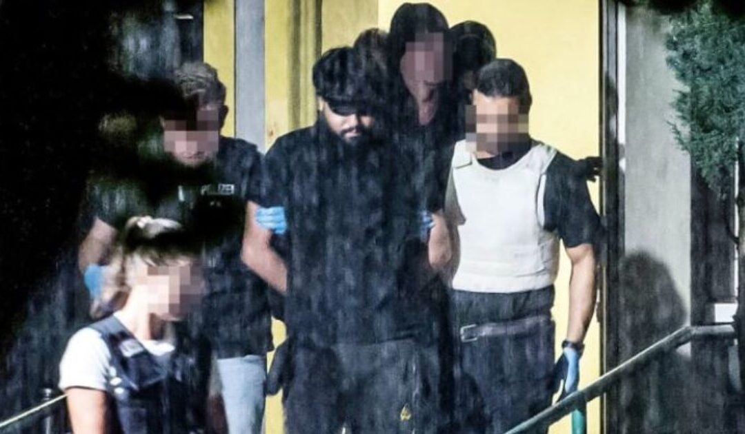 UPDATE: German Officials STORM MIGRANT SHELTER in Connection to ISIS Stabbing Attack in Solingen – Killer from Syria Turns Himself In!