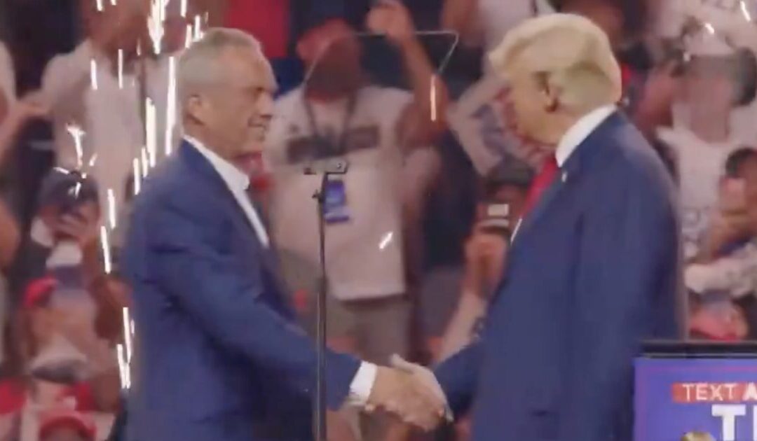 HISTORY! President Trump Introduces Robert Kennedy Jr. to Thousands of Supporters in Glendale, Arizona