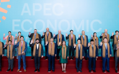 Joe Biden Humilated During APEC Photo, Relagated to Back Corner as China’s Xi Jinping Takes Center Stage