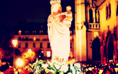 ‘The Virgin of Paris’: Medieval Statue of the Virgin Mary With Baby Jesus, That Survived the 2019 Fire, Is Returned to the Notre Dame Cathedral Ahead of December Grand Reopening