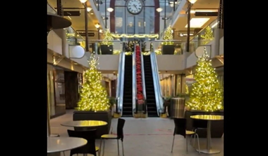 San Francisco’s Crime Problem Has Turned a Shopping Mall Beautifully Decorated for Christmas Into a Ghost Town (VIDEO)