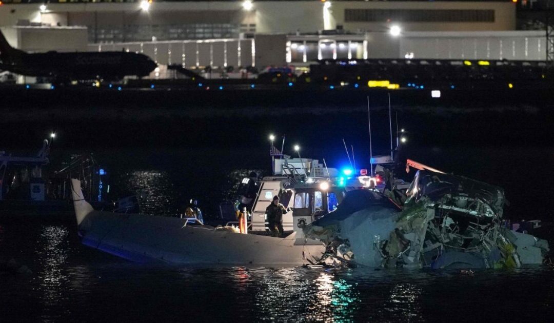 Breaking: Trump Posts Truth on Reagan Airport Mid-Air Collision: “…It is a CLEAR NIGHT, the lights on the plane were blazing, why didn’t the helicopter go up or down, or turn…”