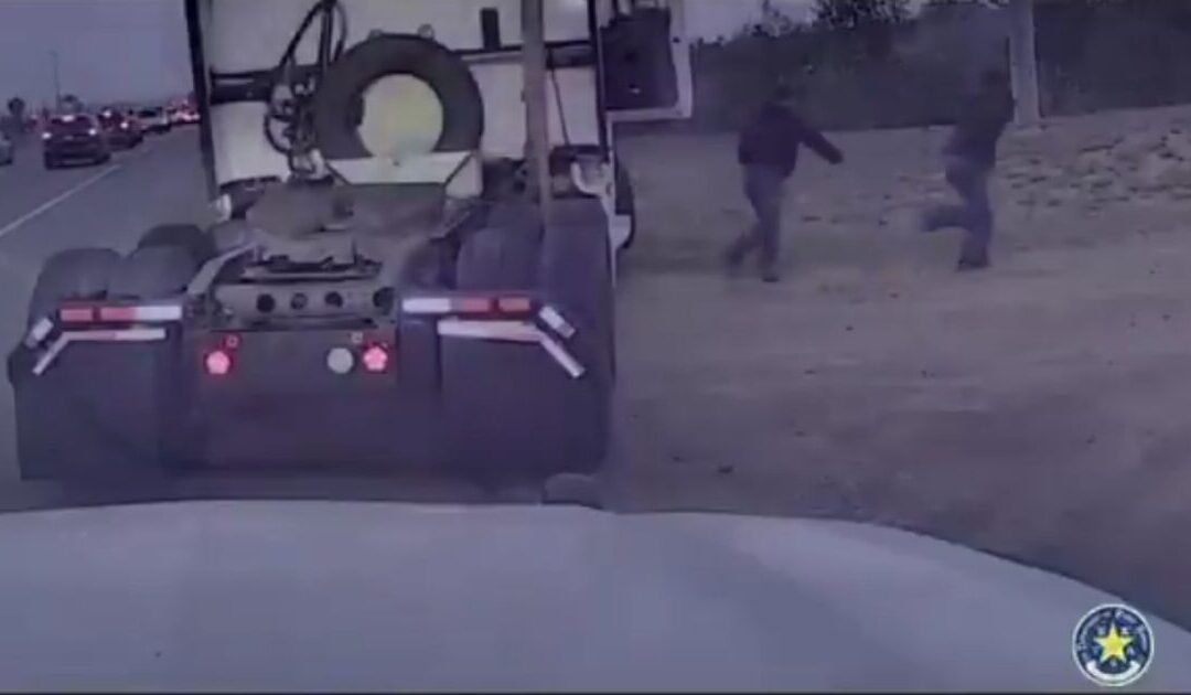 Texas DPS Arrest Multiple Illegal Aliens and Smuggler After Traffic Stop – K9 Unit Tracks in Brush After Several Flee Truck (VIDEO)