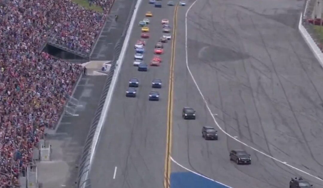 “This Is Your Favorite President” – President Trump Addresses the Daytona 500 Drivers on the Radio as He Paces the Field to Start the Race