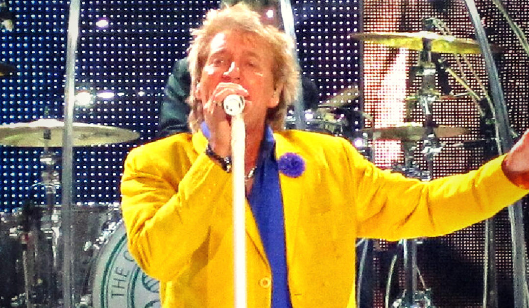 Legendary British Rocker Rod Stewart Criticizes Starmer’s Labour and the Conservatives, Urges UK Voters To ‘Give Nigel Farage a Chance’ at Premiership