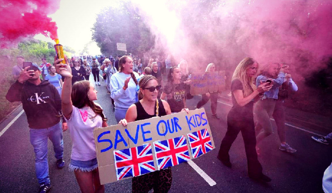 UK INVASION: Citizens Rise in Small Town of Epping – Anti-migration Unrest Following Haitian Illegal Harassing Local Girl – Council, Police Chief Demand Migrant Hotel Be Closed
