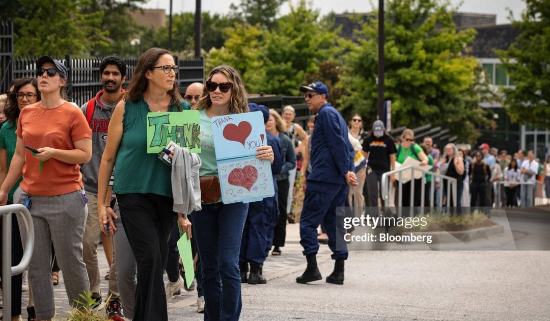 CDC Staff Gather Outside HQ on Thursday to Salute the Top Officials Who Resigned in Protest to Firing of CDC Chief – Hundreds Turn Out Compared to the Tens of Thousands Who Were Killed by the Vax They Promoted