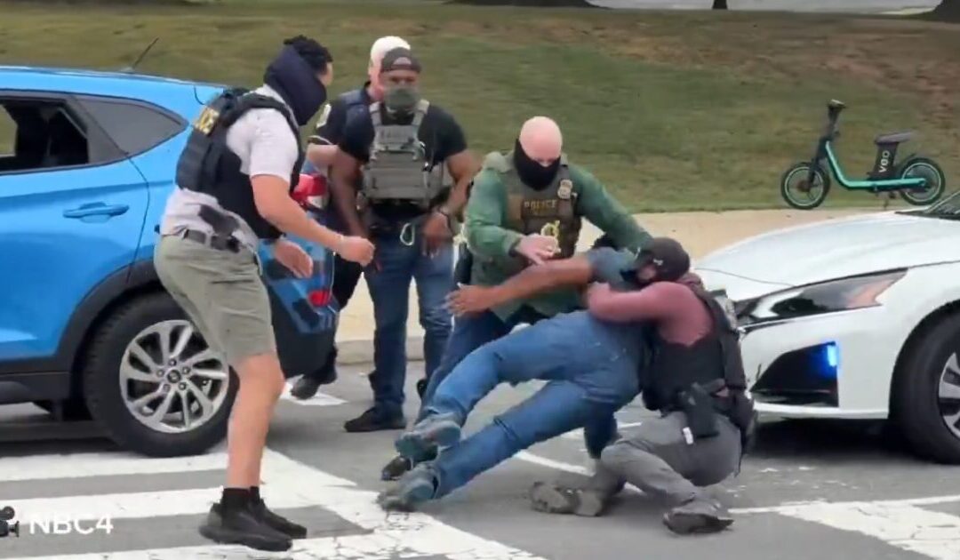 DC Police, Federal Agents Tackle Spanish Speaking Man Trying to Escape (VIDEO)