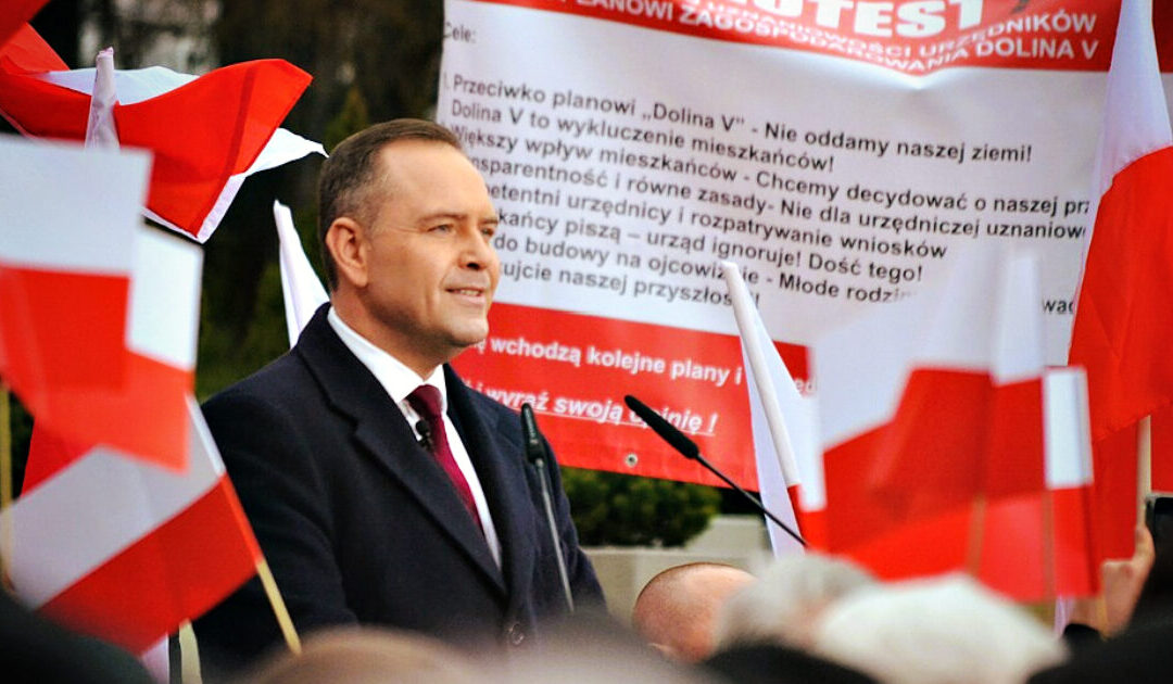 Trump-Allied Polish President Nawrocki Wants to Criminalize Ukrainian ‘Bandera’ Neo-Nazi Ideology (VIDEOS)