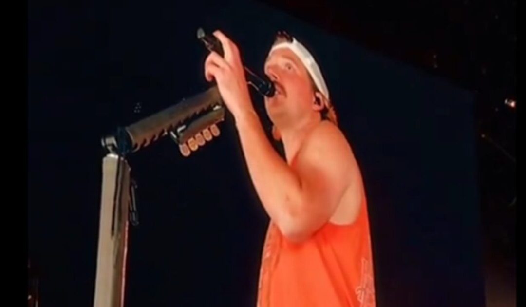 WATCH: Morgan Wallen Pays Heartfelt Tribute to Charlie Kirk’s Grieving Wife During Concert