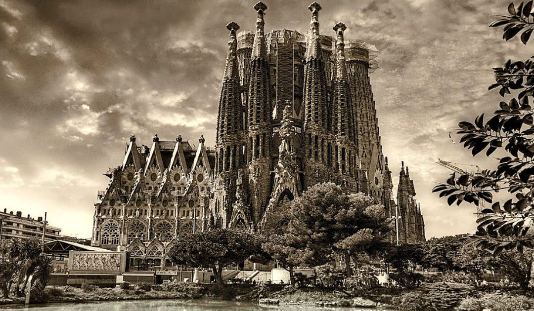 MASTERPIECE: After Over 100 Years Under Construction, Famous Barcelona Basilica ‘Sagrada Familia’ To Be Completed With Last Tower, Become Tallest Church in the World (VIDEOS)