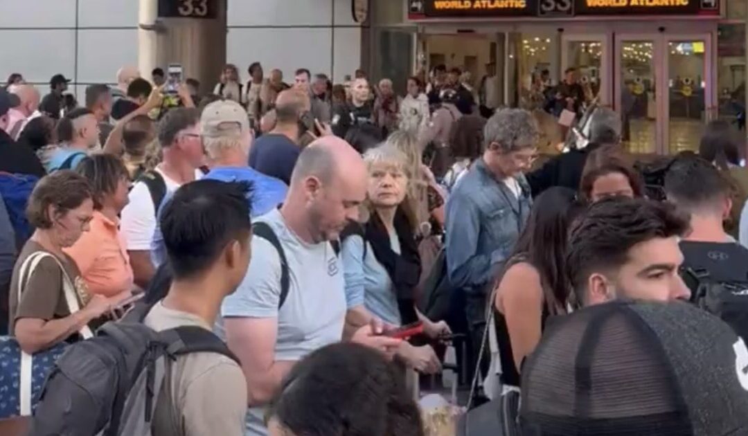 DEVELOPING: Miami Airport Evacuated as Bomb Squad Called in for Suspicious Package (VIDEO)