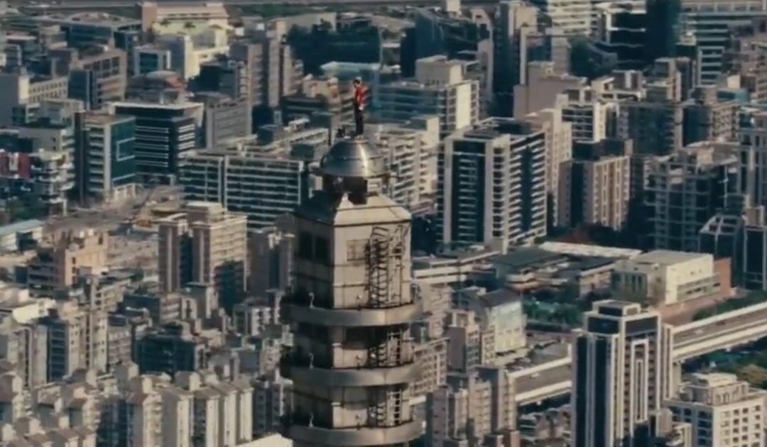 American Successfully Climbs Taiwan’s 508 Meter Skyscraper in Staggering Ropeless Ascent (VIDEO)
