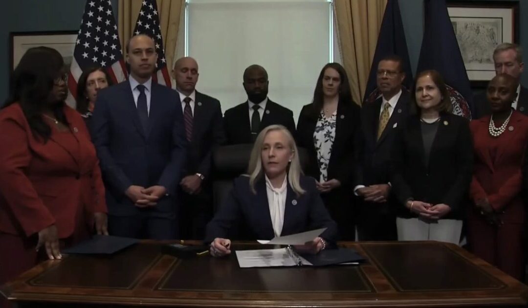 WATCH: Virginia Governor Abigail Spanberger IMMEDIATELY Repeals Youngkin Order Requiring Local Law Enforcement to Comply with ICE After Swearing in Ceremony