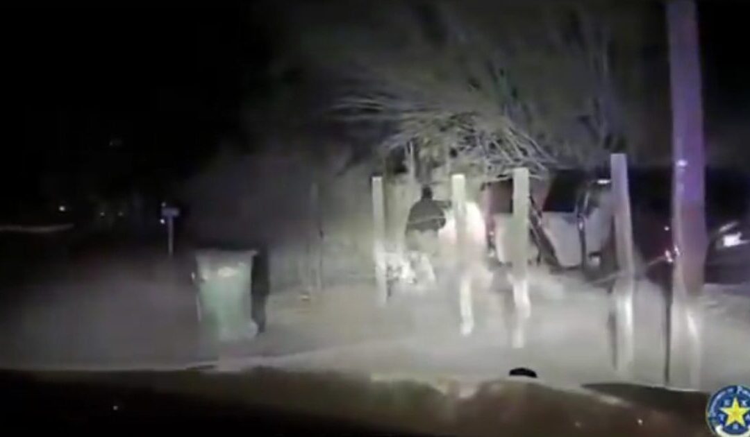 Texas DPS Engages in High-Speed Chase of Human Smugglers Who Crash into Fence, Flee on Foot — Troopers Chase Down and Arrest Both Men (VIDEO)