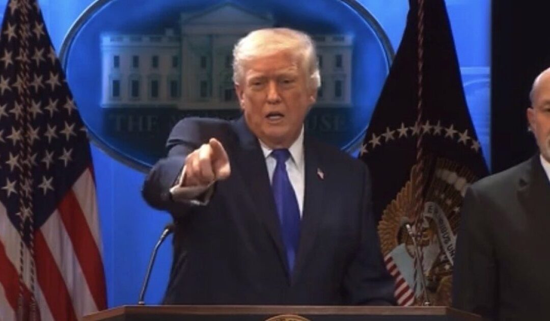 JUST IN: Trump Hits Back at Supreme Court With Executive Order Imposing 10% Tariffs on ALL Countries – Slams SCOTUS Justices and Vows to Bring in “Even More Money Than We Were Taking in Before”