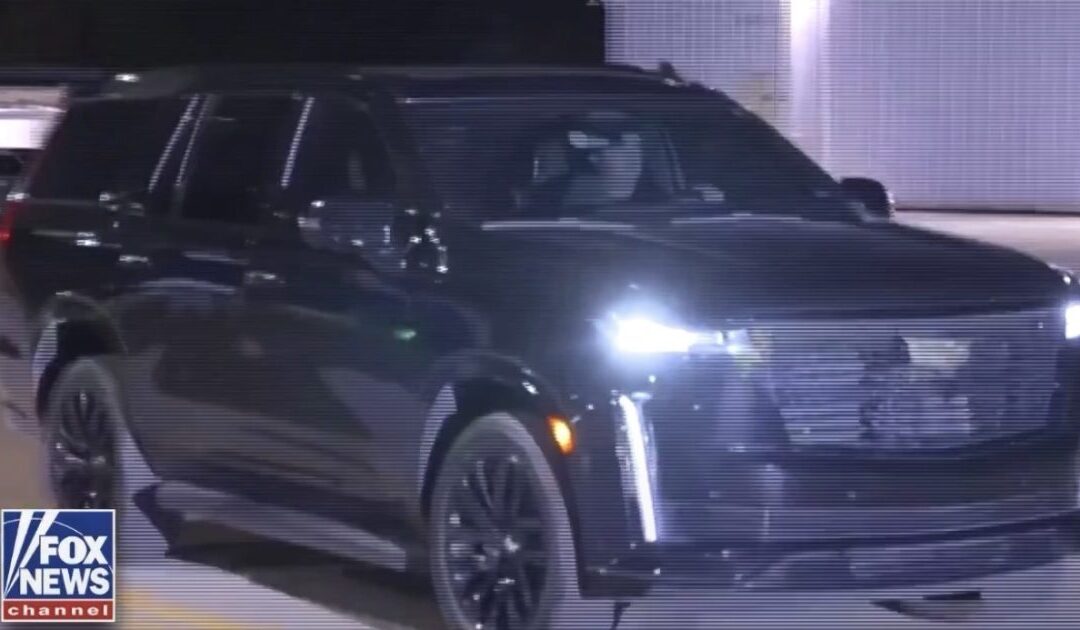 NEW: Tiger Woods Seen Leaving Jail After DUI Arrest (VIDEO)