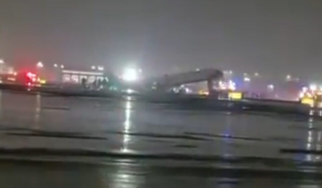 DEVELOPING: Mass Casualty Event: Plane Collides with Firetruck at LaGuardia Airport