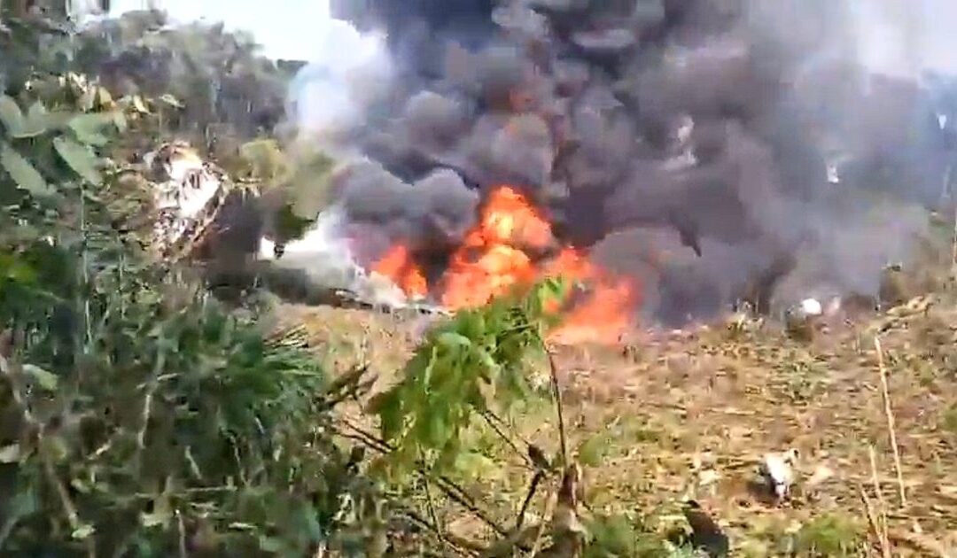 DEVELOPING: Colombian Military Aircraft Crashes in Puerto Leguizamo With Over a Hundred People on Board