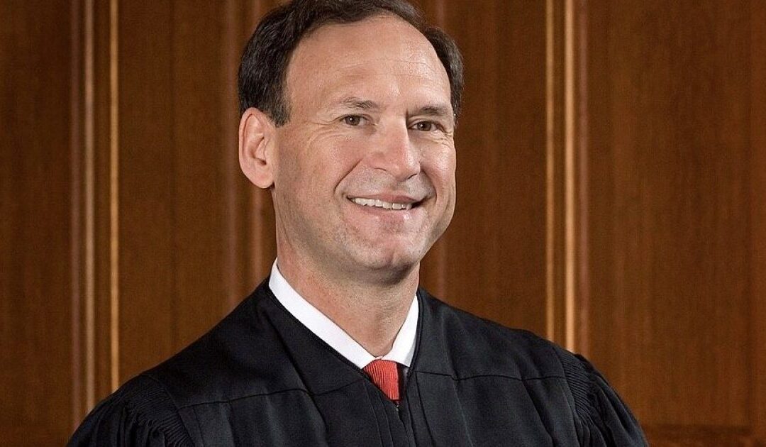 Justice Samuel Alito SCHOOLS Left-Wing Lawyer, Sonia Sotomayor, and Ketanji Brown Jackson on the Proper Use of Prepositions in Major Border Case
