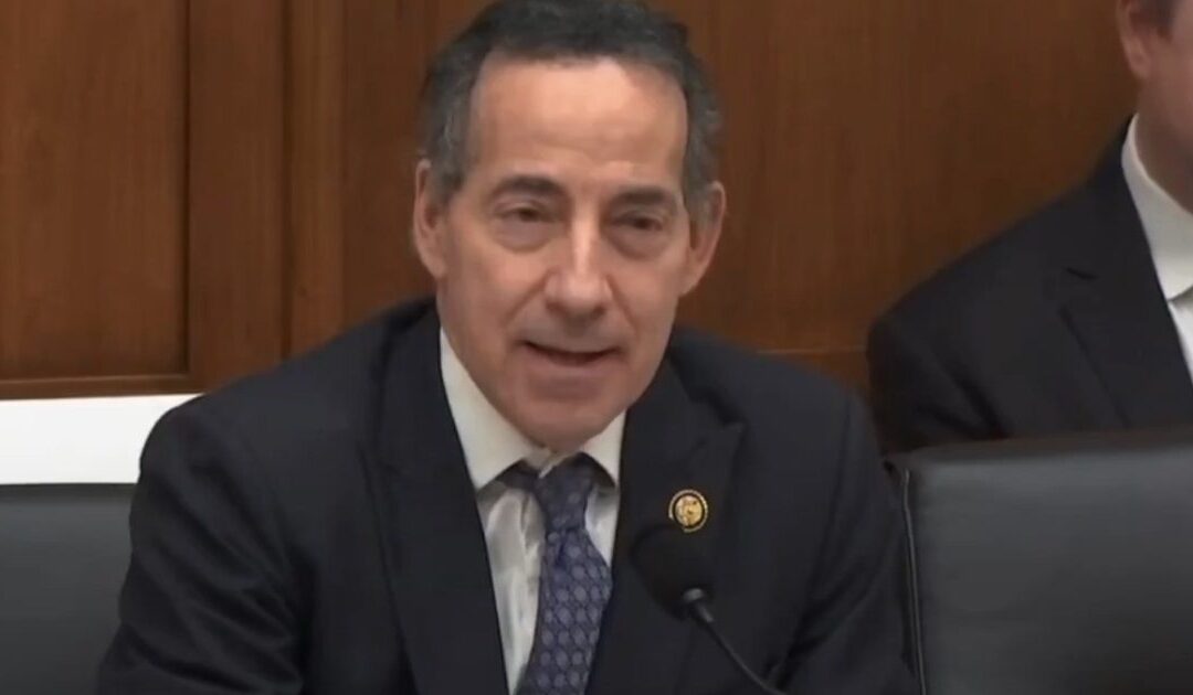 House Democrats Seek to Launch ‘25th Amendment Commission’ to Remove Trump From Office