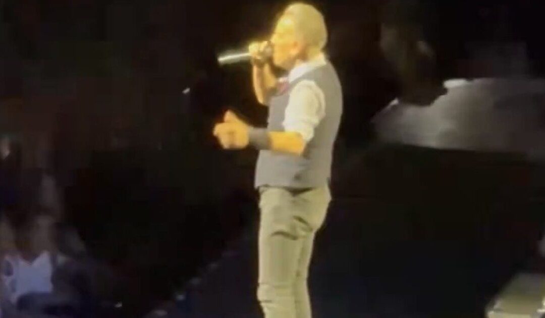 WATCH: Lunatic Bruce Springsteen Seen Using Teleprompter at Boston Concert to Trash Trump and Elon Musk – “This is an American Outrage!”