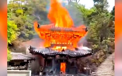 WATCH: ‘Eternal Flame’ Spreads, and Destroys 1,200-Year-old Temple in Japan