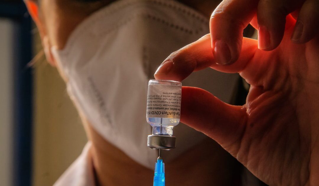 UK Scientists Rushing to Create Ebola Vaccine Using COVID Jab Technology