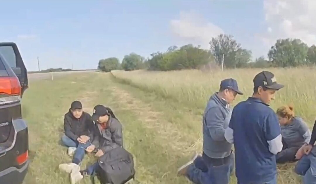 Texas DPS on High-Speed Chase Against Human Smuggler Transporting Six Illegal Aliens, Ends with PIT Maneuver (VIDEO)