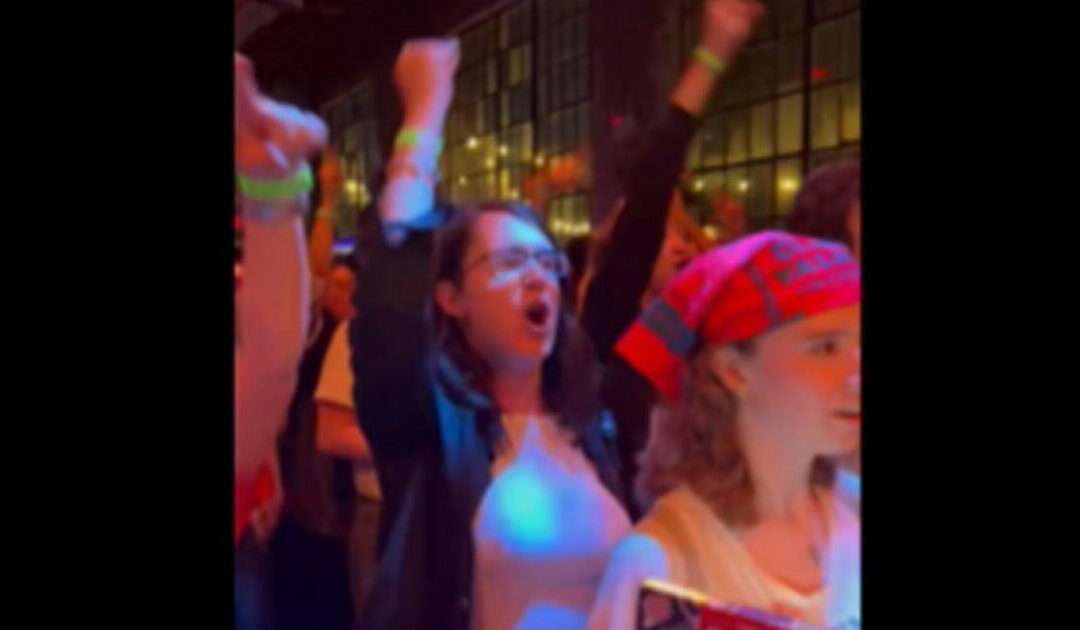 Hive-Minded DSA Members Chant ‘YOU’RE NEXT!’ at Democrat House Leader Hakeem Jeffries (VIDEO)