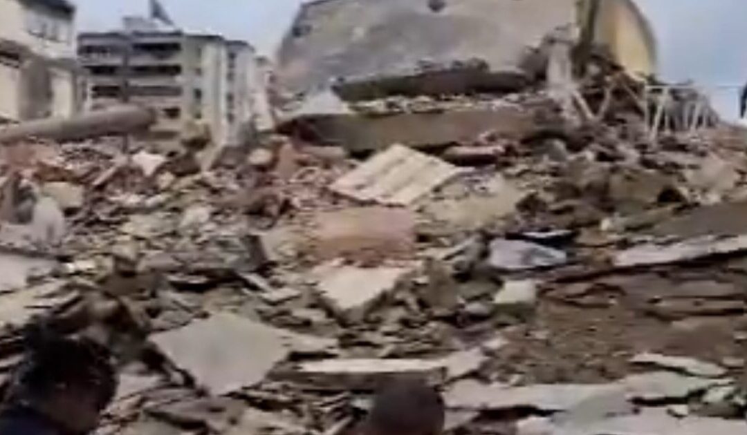 DEVELOPING: Buildings in Caracas Collapse After Powerful Magnitude 7.5 Earthquake Strikes Venezuela – Puerto Rico Tsunami Advisory (VIDEOS)