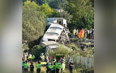 UK Emergency Services Working on Site of Train Derailment in Essex – Major Incident Declared – 11 People Injured
