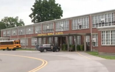 HEROES: Middle School Students Tackle Classmate Attacking Teacher With a Knife and Subdue Him Until Police Arrive (VIDEO)