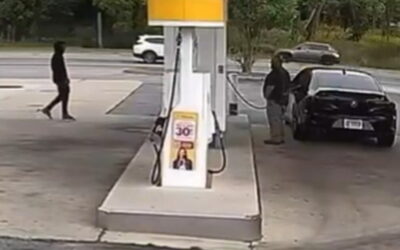 Concealed Carry Permit Holder Shoots Would-Be Robber at Gas Station in Chicago (VIDEO)