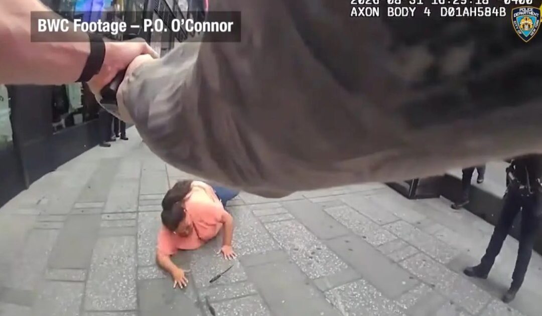 Police Bodycam Footage Shows NYPD Officers Fatally Shooting Knife-Wielding Woman Who Stabbed Two People in Times Square (VIDEO)
