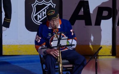 Watch: Hockey Crowd Goes Wild When WWII Vet, 105, Who Fought Under Patton Performs Nat’l Anthem on Rink