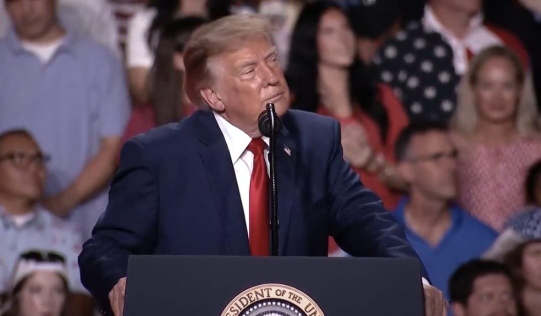 Texas Rallygoers Heckle and Pour Water on Leftist Protestors at Trump Rally in San Antonio (VIDEOS)
