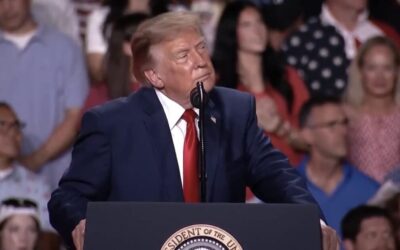 Texas Rallygoers Heckle and Pour Water on Leftist Protestors at Trump Rally in San Antonio (VIDEOS)